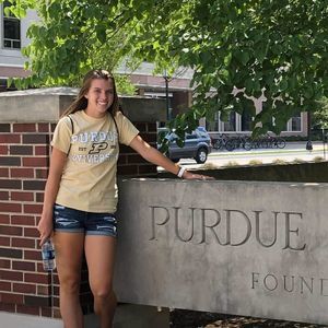 Meet your Posher, Elizabeth